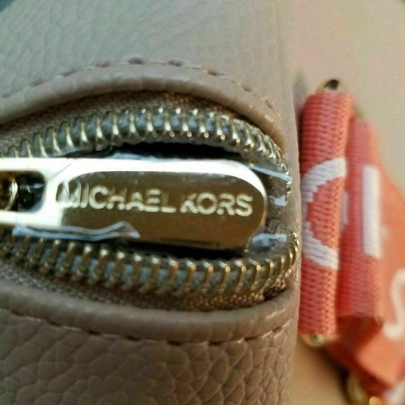 Michael Kors Fragrance Travel Weekend Duffel Bag - Picture 7 of 8